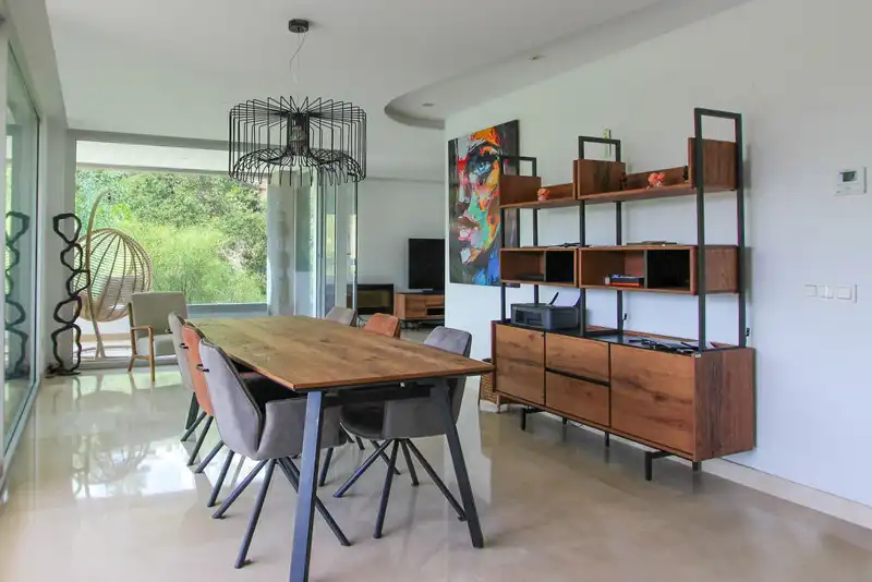 Esszimmer von Dachboden zum Verkauf in Benahavís mit Klimaanlage, Terrasse und Schwimmbad
