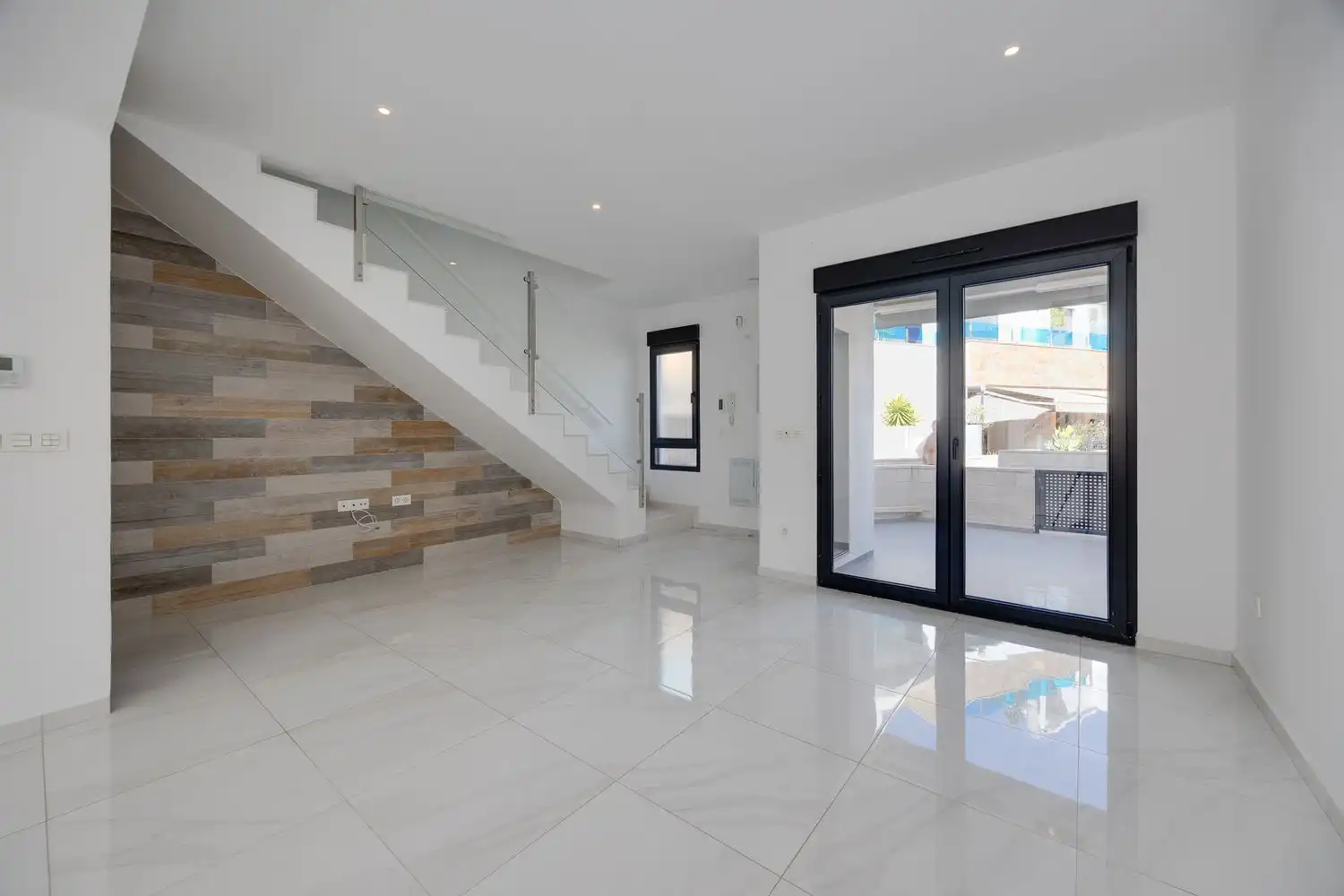 Reihenhaus mit Pool zum Verkauf in Calle Carmen Laforet 58, imagen 9