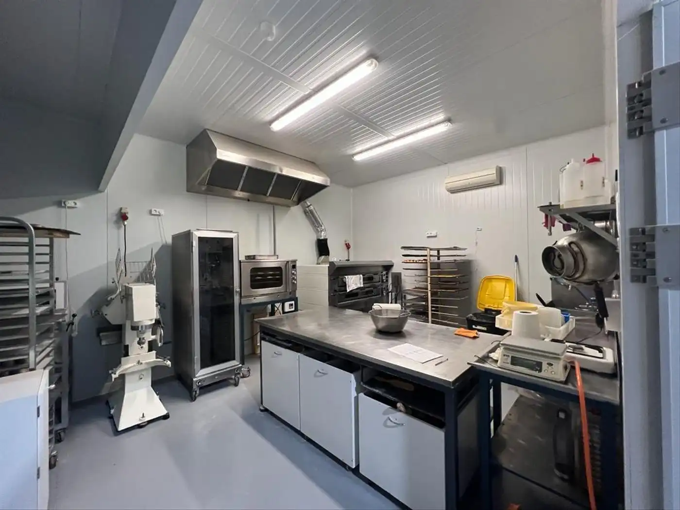 Kitchen of Industrial buildings for sale in Terrassa  with Heating and Alarm