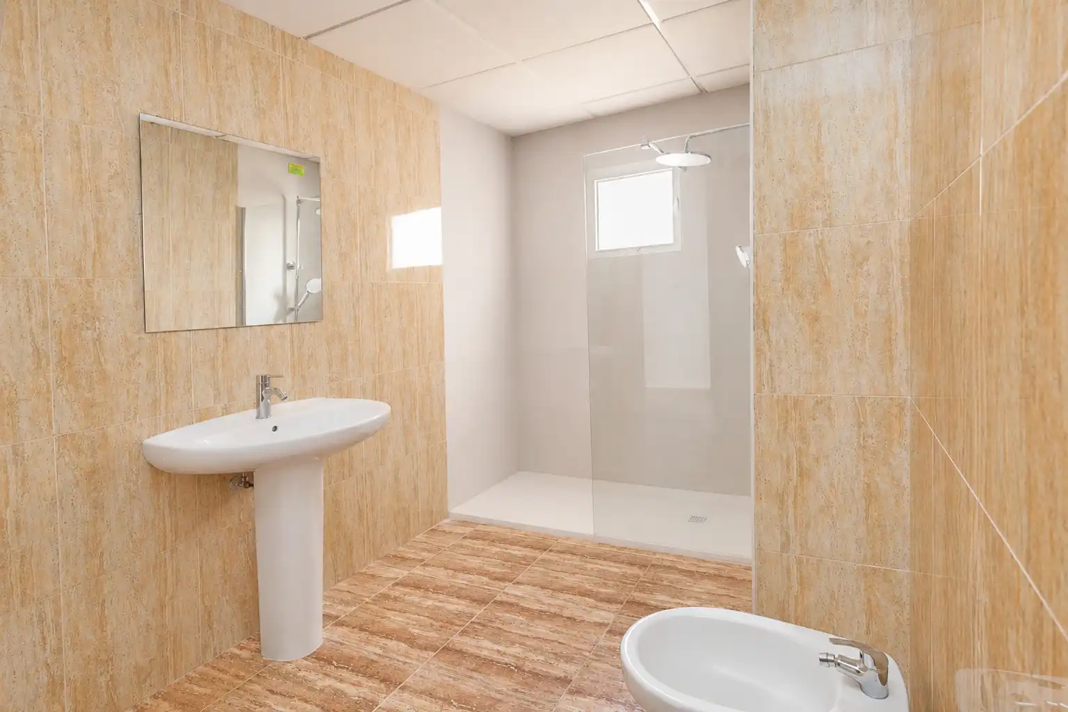 Baño de Piso en venta en Garrucha con Aire acondicionado, Calefacción y Trastero