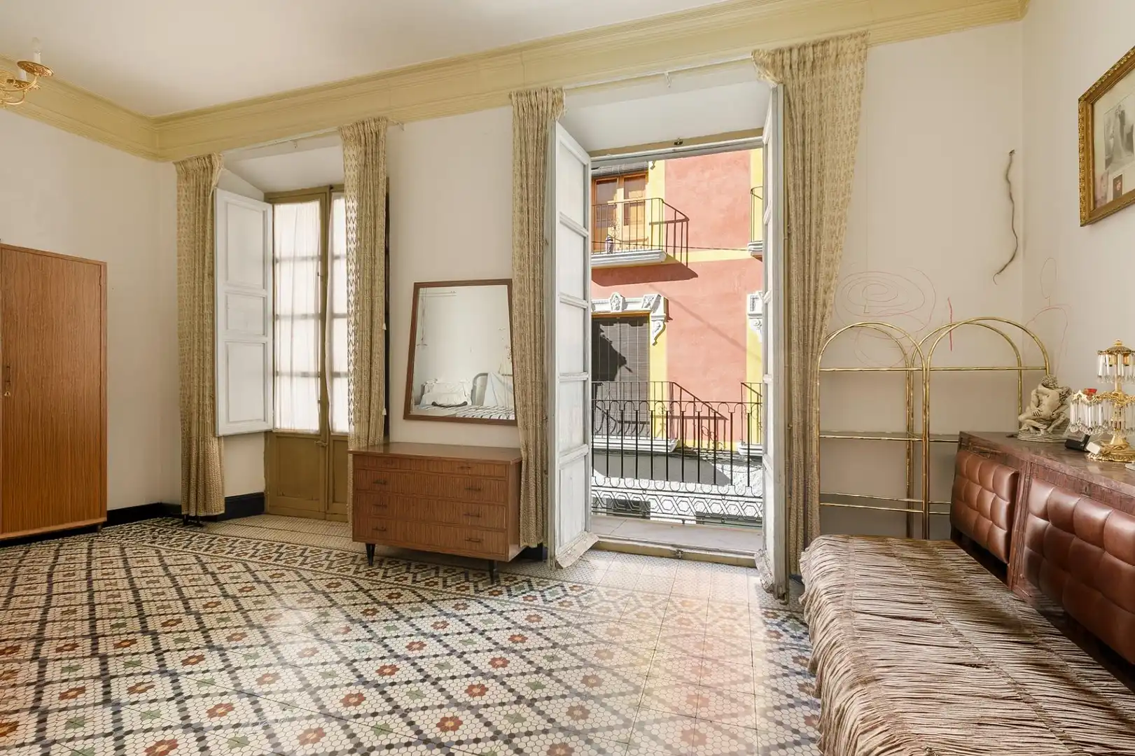 Edificio en venta en Baza
