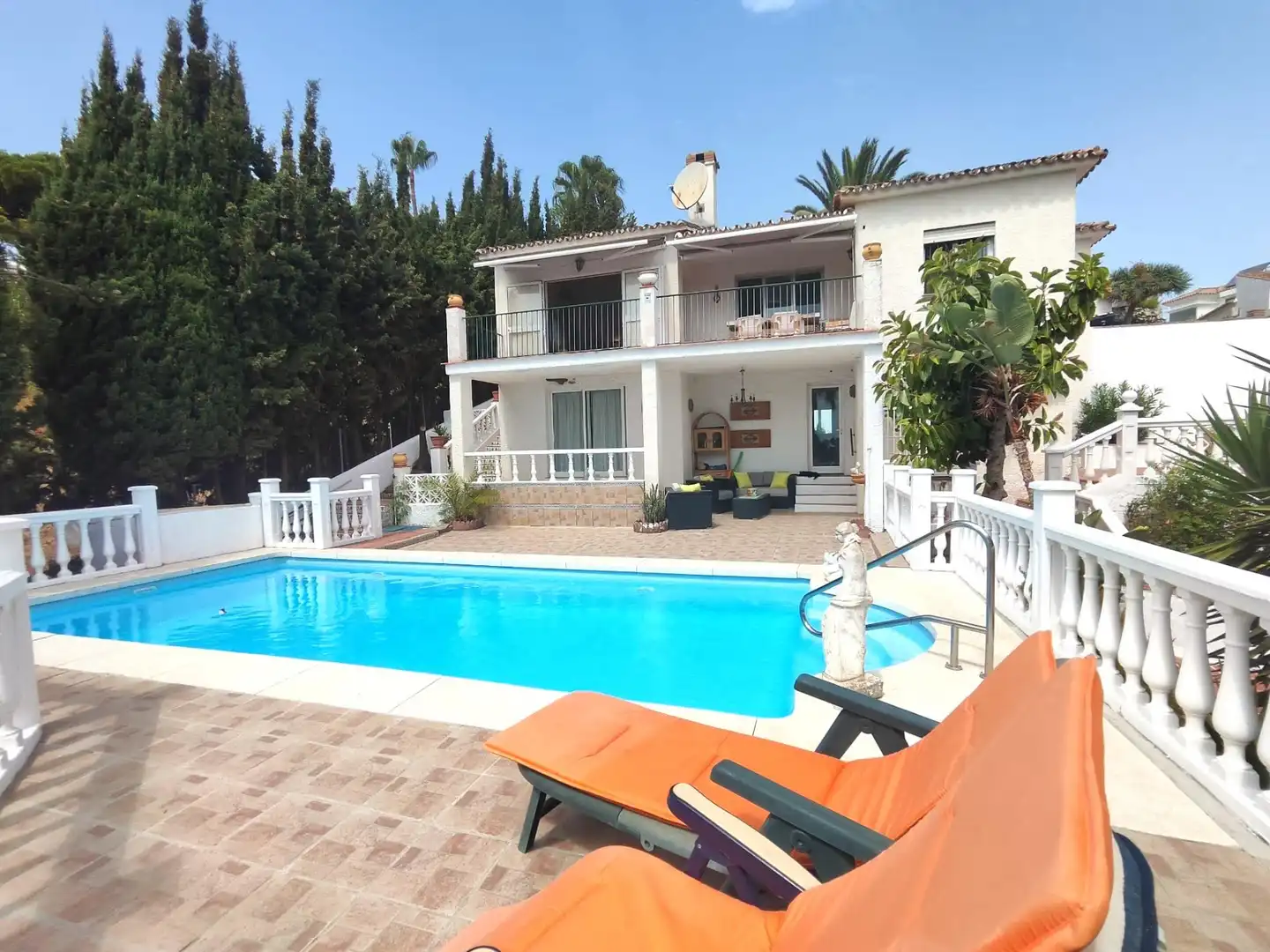 Chalet con piscina en venta en Hipódromo - Cerrado del Águila