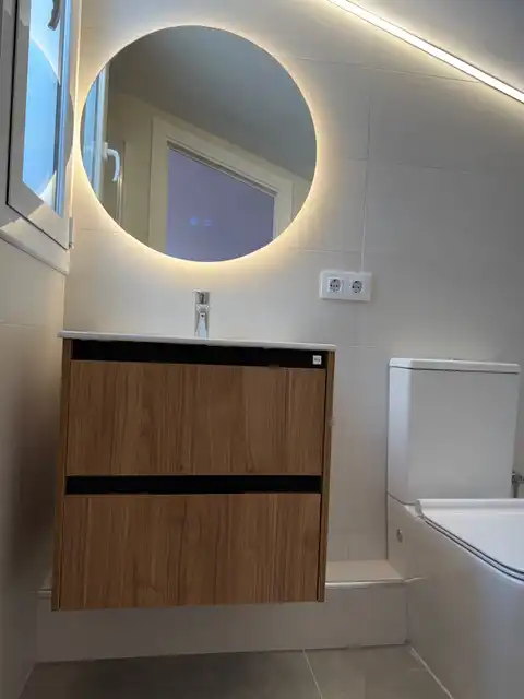 Baño de Casa adosada de alquiler en Vilassar de Mar con Aire acondicionado, Calefacción y Jardín privado