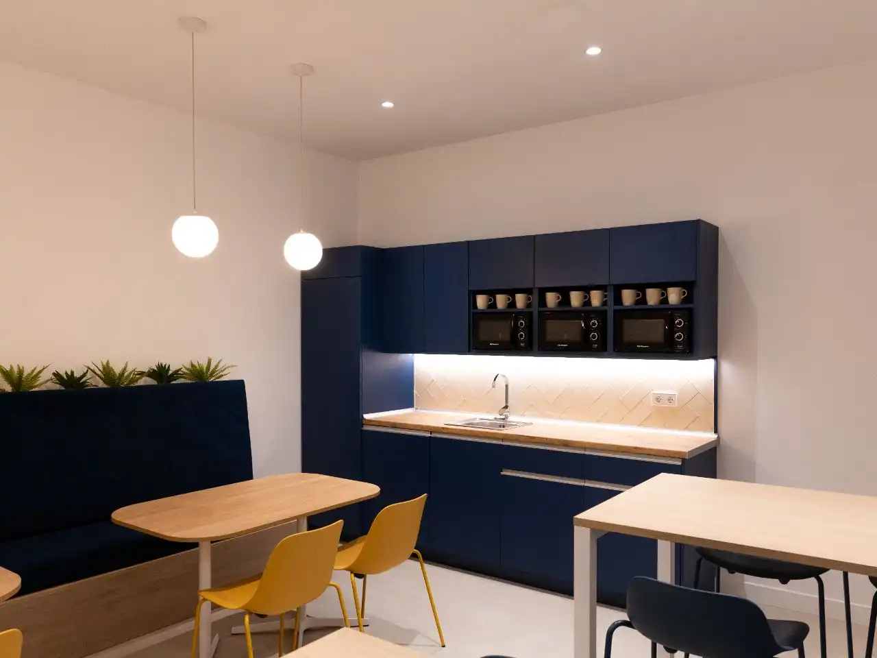 Kitchen of Office for rent in Madrid  with Air Conditioner, Heating and Furnished