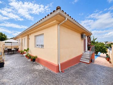 Reihenhaus mit Balkon zum Verkauf in DEU PONTS DELS