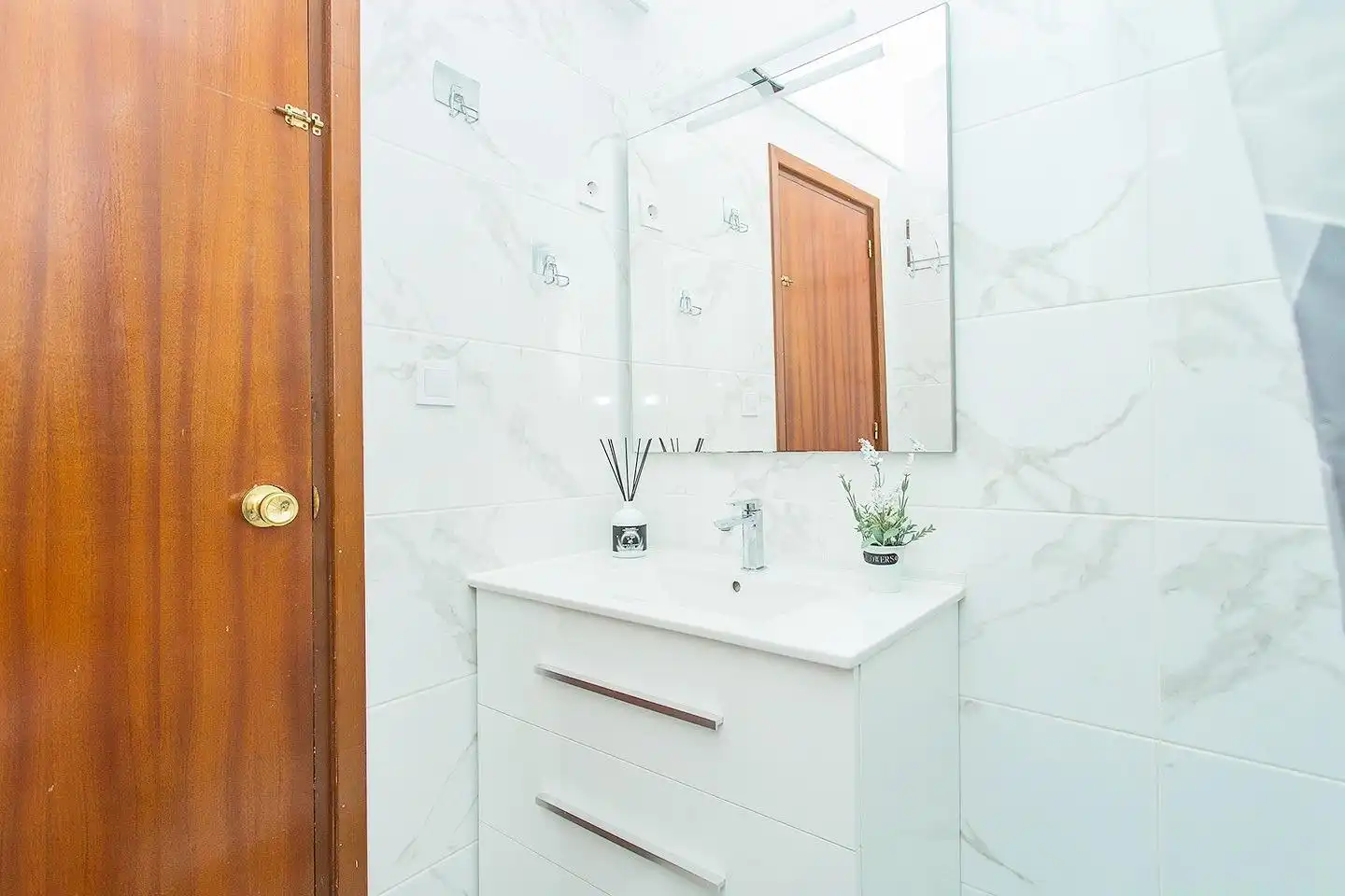 Baño de Apartamento en venta en Torrevieja con Aire acondicionado, Terraza y Amueblado