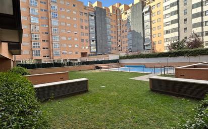 Swimming pool of Flat for sale in  Madrid Capital  with Air Conditioner and Balcony