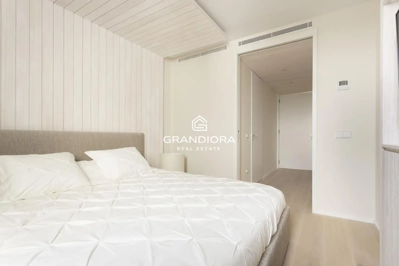 Habitación de Ático en venta en Barcelona con Terraza, Amueblado y Alarma