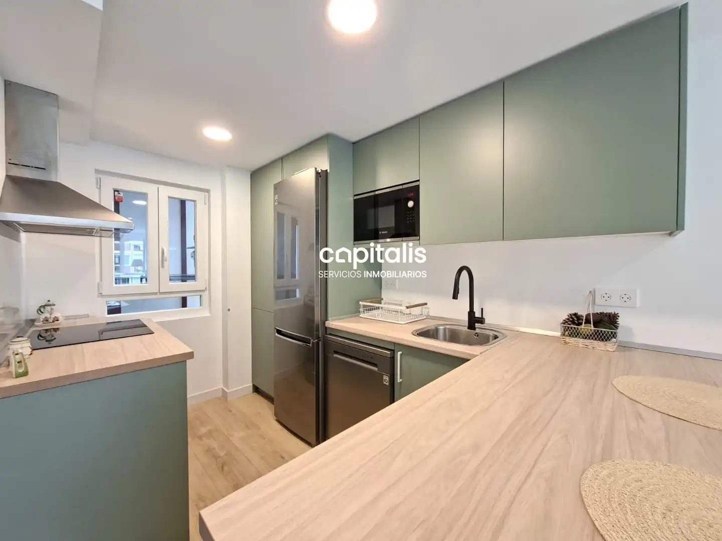 Kitchen of Flat for rent in Madrid  with Air Conditioner, Heating and Furnished