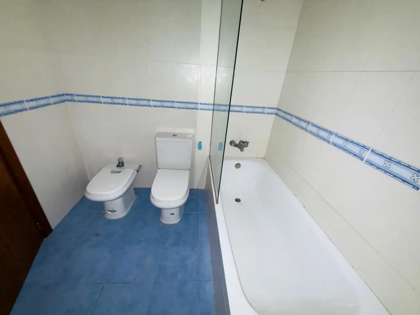 Baño de Casa adosada en venta en Torrent con Terraza, Trastero y Piscina comunitaria
