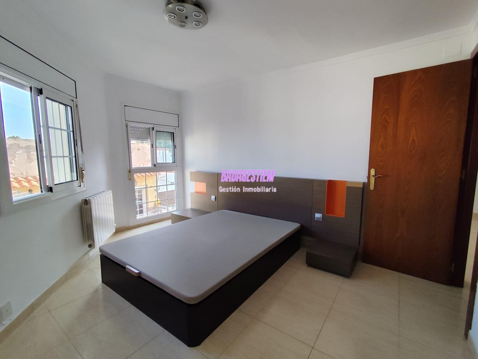 Bedroom of Flat for sale in Badalona  with Air Conditioner, Heating and Parquet flooring