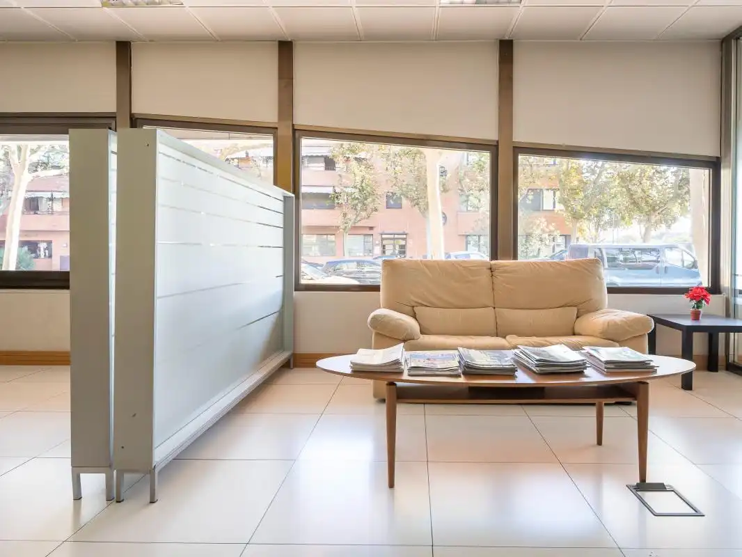 Commercial properties for rent in Pozuelo de Alarcón  with Air Conditioner and Heating