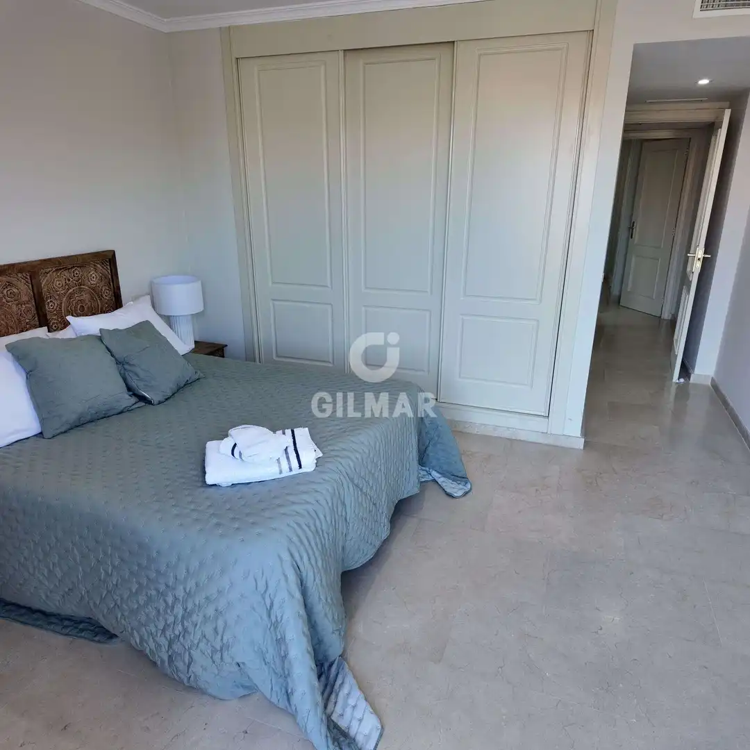 Habitación de Dúplex en venta en Sotogrande con Calefacción, Trastero y Piscina