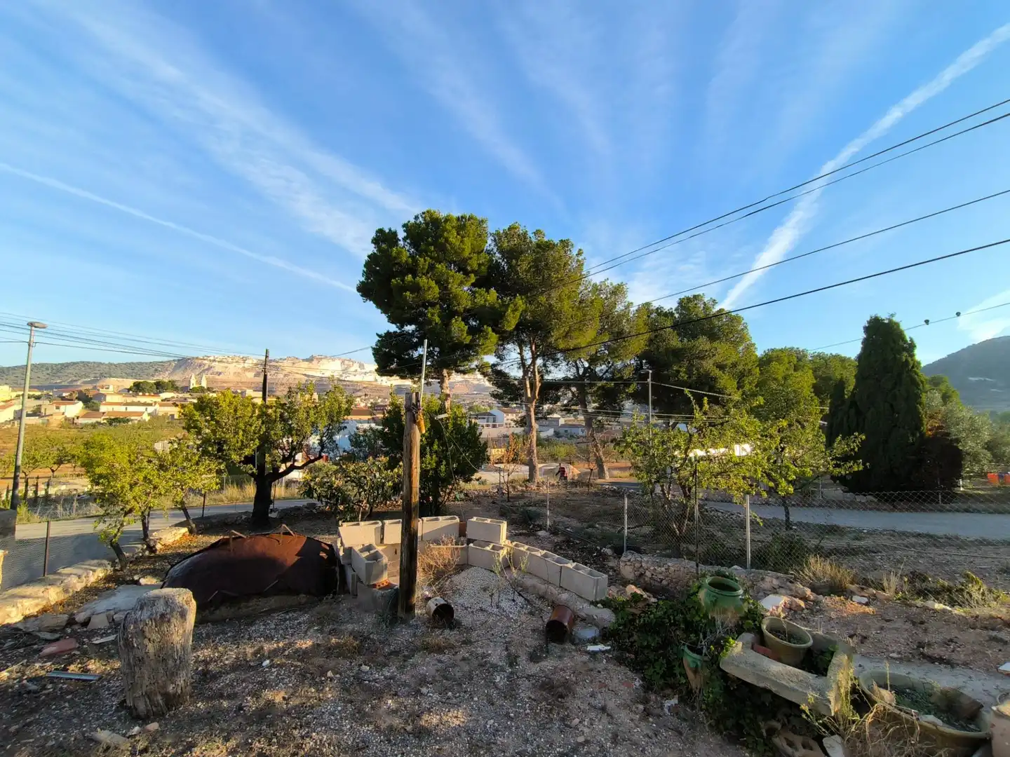 Vista exterior de Finca rústica en venda en Algueña amb Calefacció i Terrassa