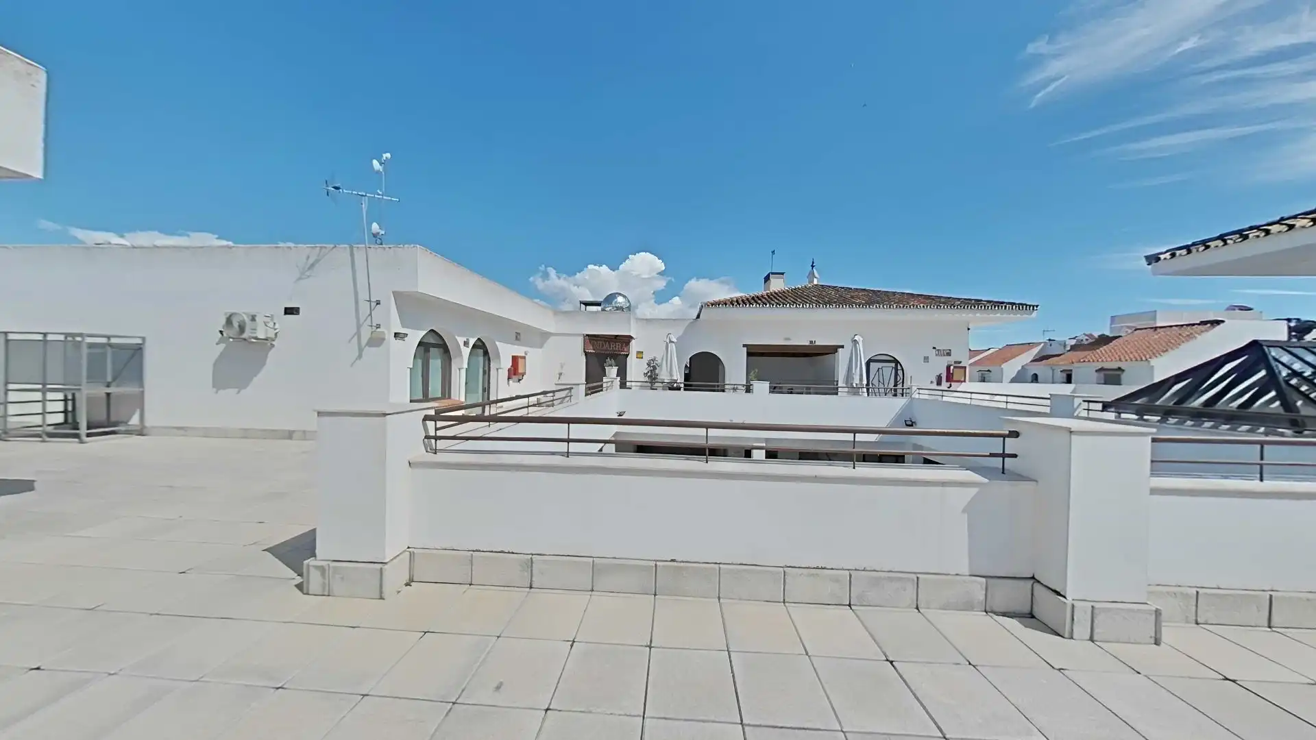 Außenansicht von Geschaftsraum zur Miete in Casares mit Terrasse