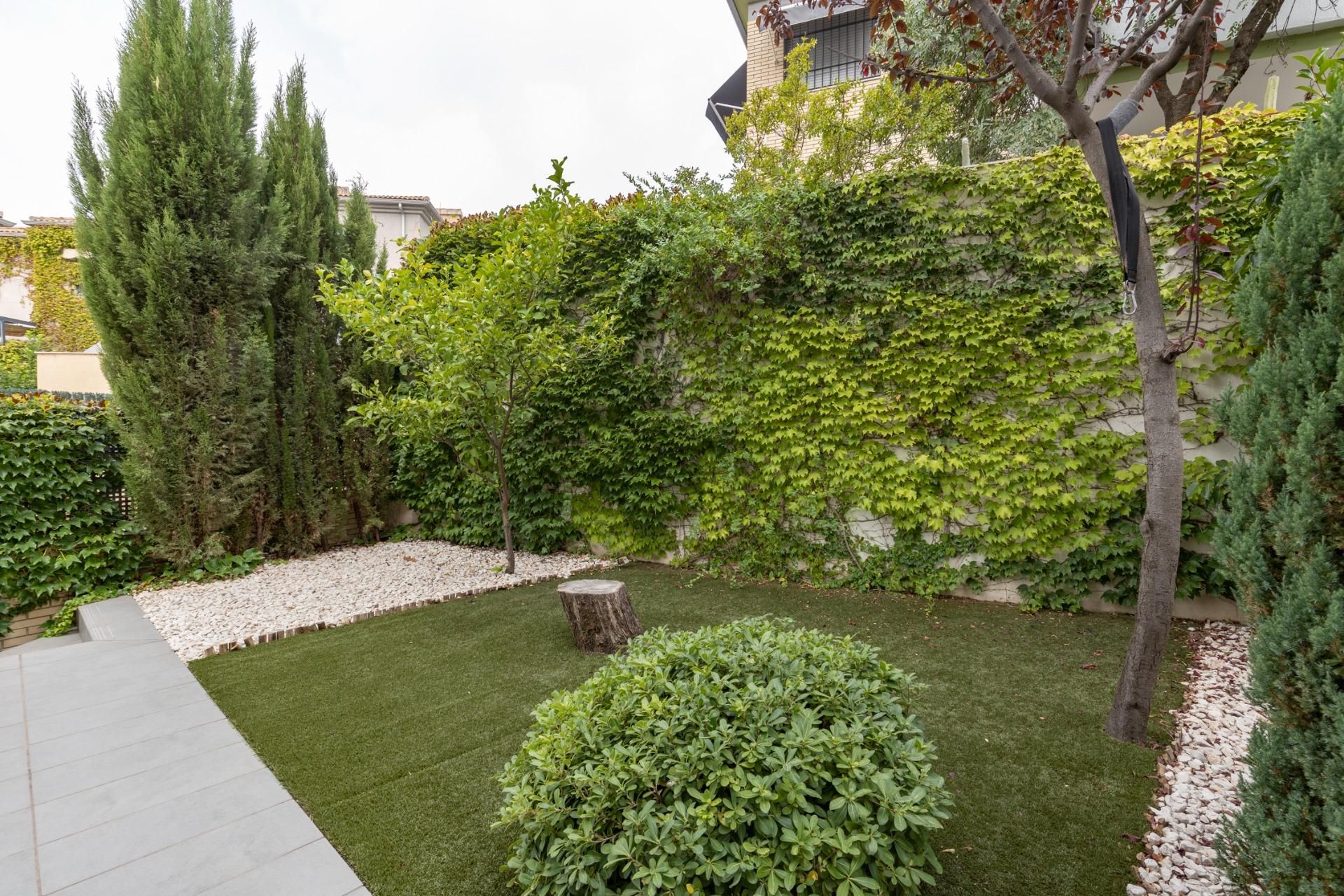 Garden of Single-family semi-detached for sale in  Granada Capital  with Heating, Private garden and Storage room
