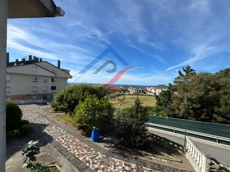 Vista exterior de Casa o xalet en venda en Piélagos amb Calefacció, Jardí privat i Parquet