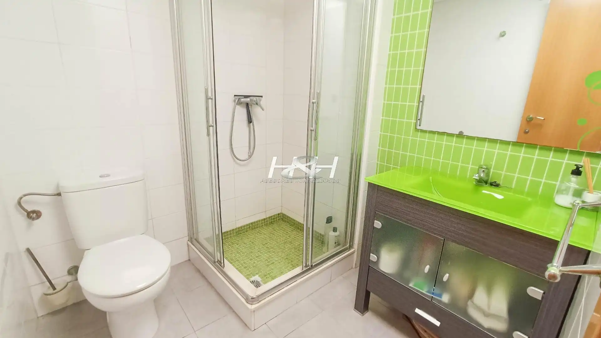 Baño de Piso en venta en Benaguasil con Aire acondicionado, Calefacción y Terraza