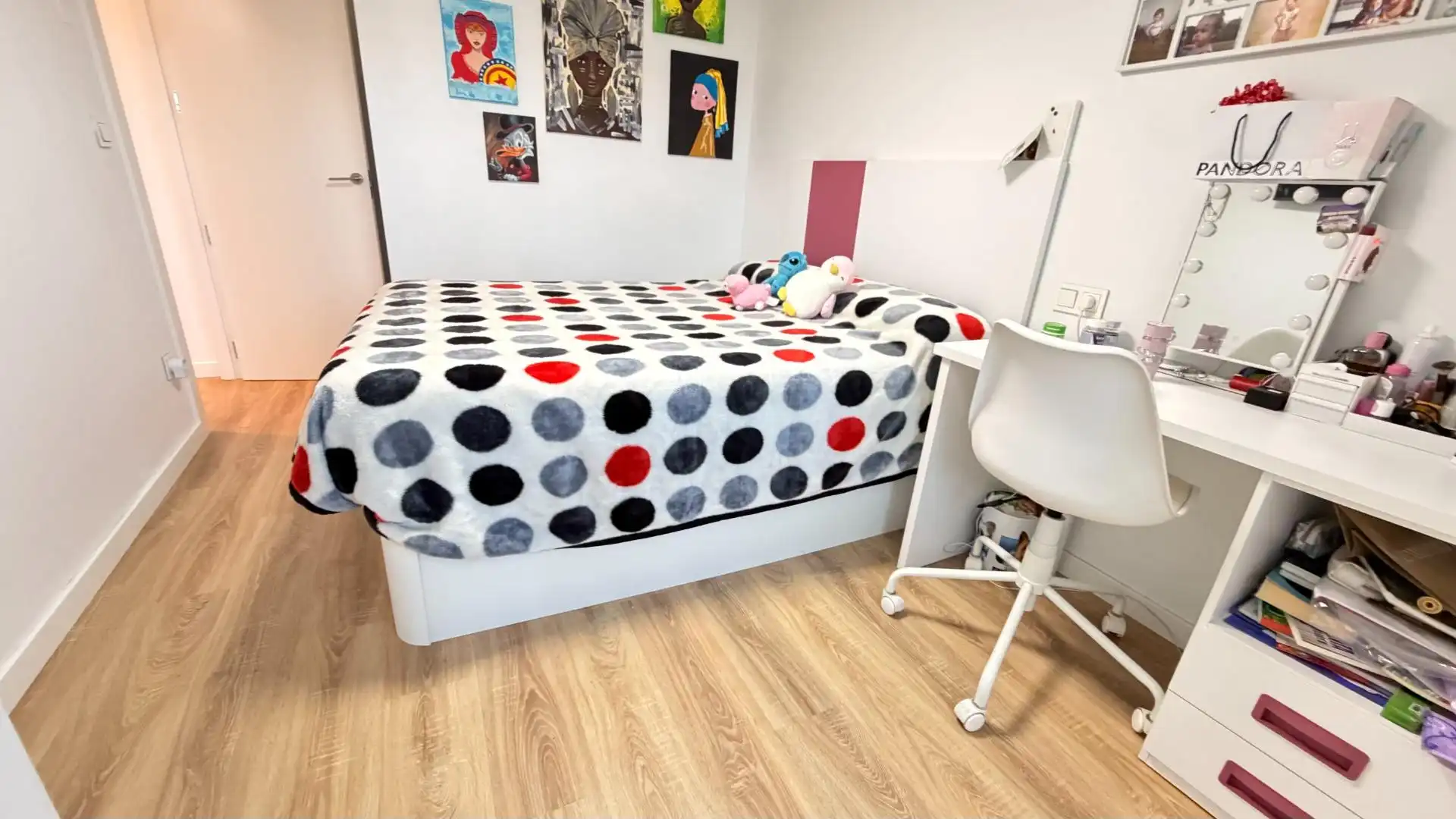 Schlafzimmer von Dachboden zum Verkauf in Elche / Elx mit Heizung, Terrasse und Abstellraum