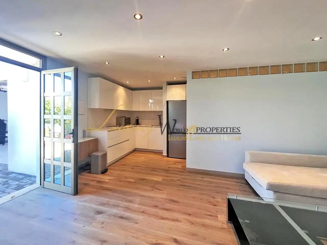 Sala d'estar de Casa o xalet en venda en Santiago del Teide amb Aire condicionat, Terrassa i Piscina