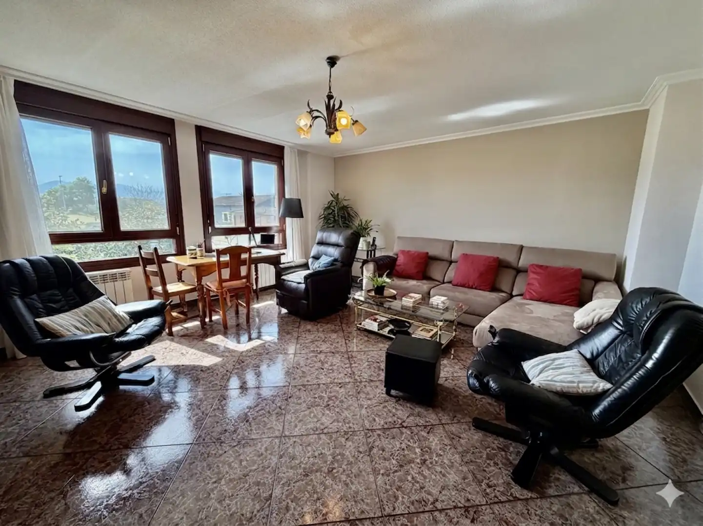 Sala de estar de Casa o chalet en venta en Ribamontán al Monte con Calefacción, Jardín privado y Terraza