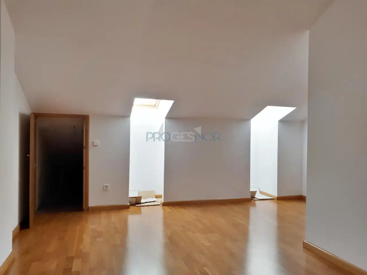 Duplexes for rent in León Capital   with Heating and Parquet flooring