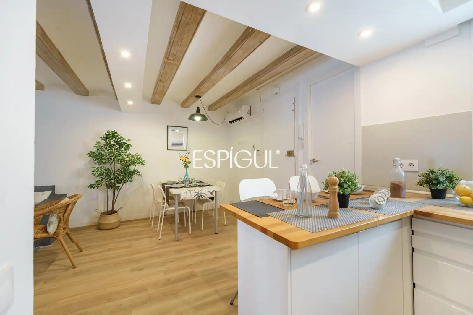 Cuina de Pis en venda en Barcelona amb Aire condicionat, Calefacció i Terrassa