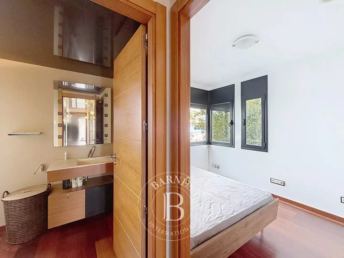 Dormitori de Casa o xalet en venda en Santa Susanna amb Aire condicionat, Calefacció i Jardí privat