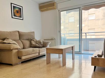 Living room of Flat for sale in Salt  with Air Conditioner, Heating and Storage room