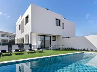 Casa aparellada amb balcó en venda a La Quinta
