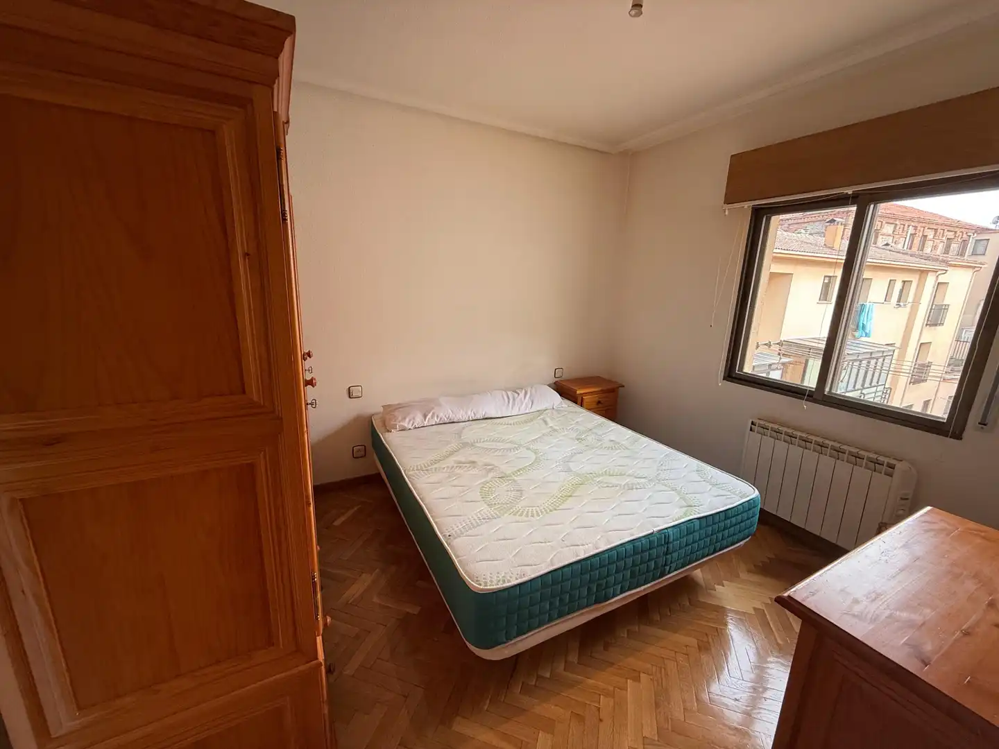 Schlafzimmer von Wohnungen zur Miete in Ávila mit Heizung und Möbliert