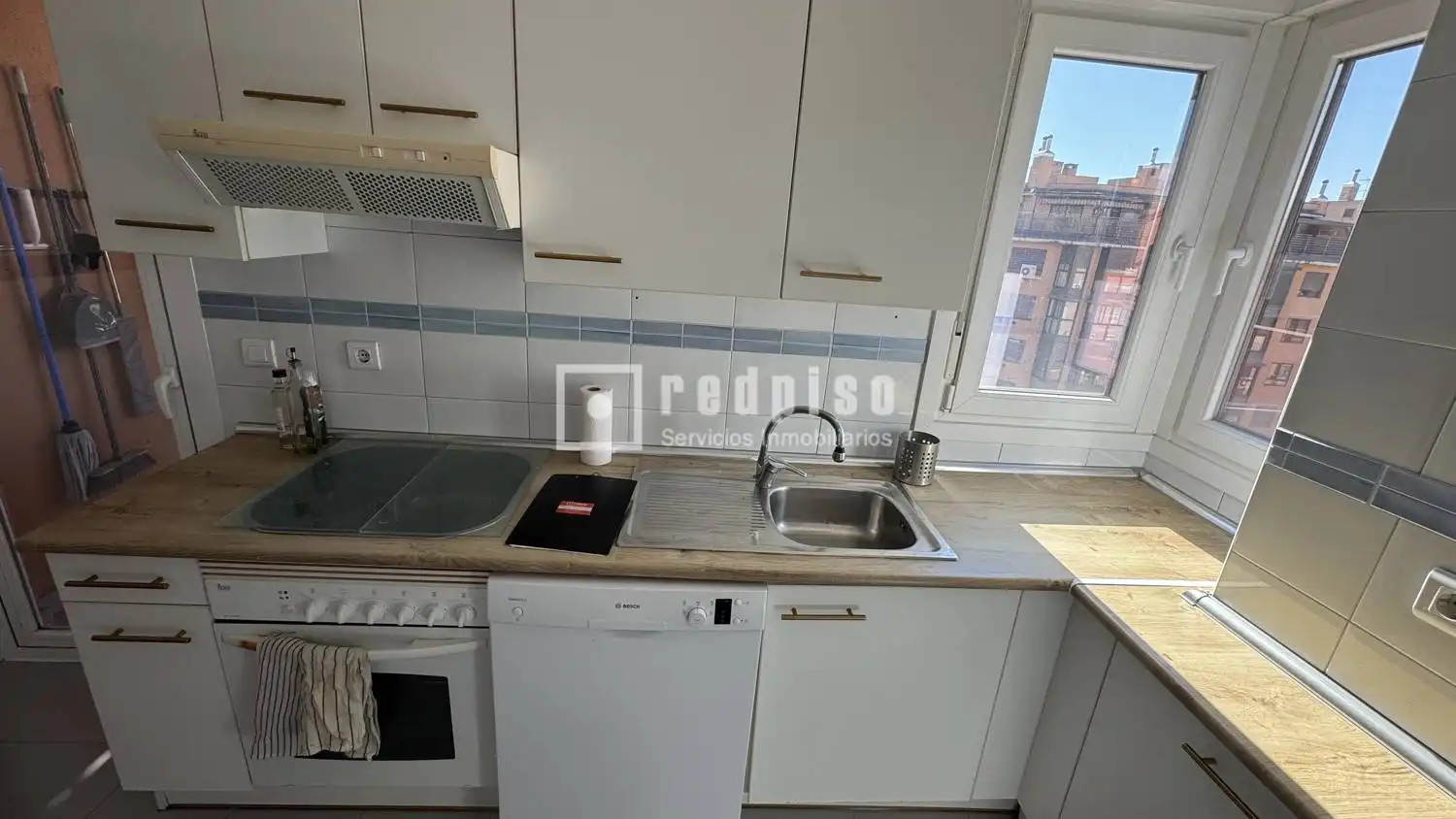 Cuina de Pis en venda en Madrid amb Calefacció, Jardí privat i Parquet