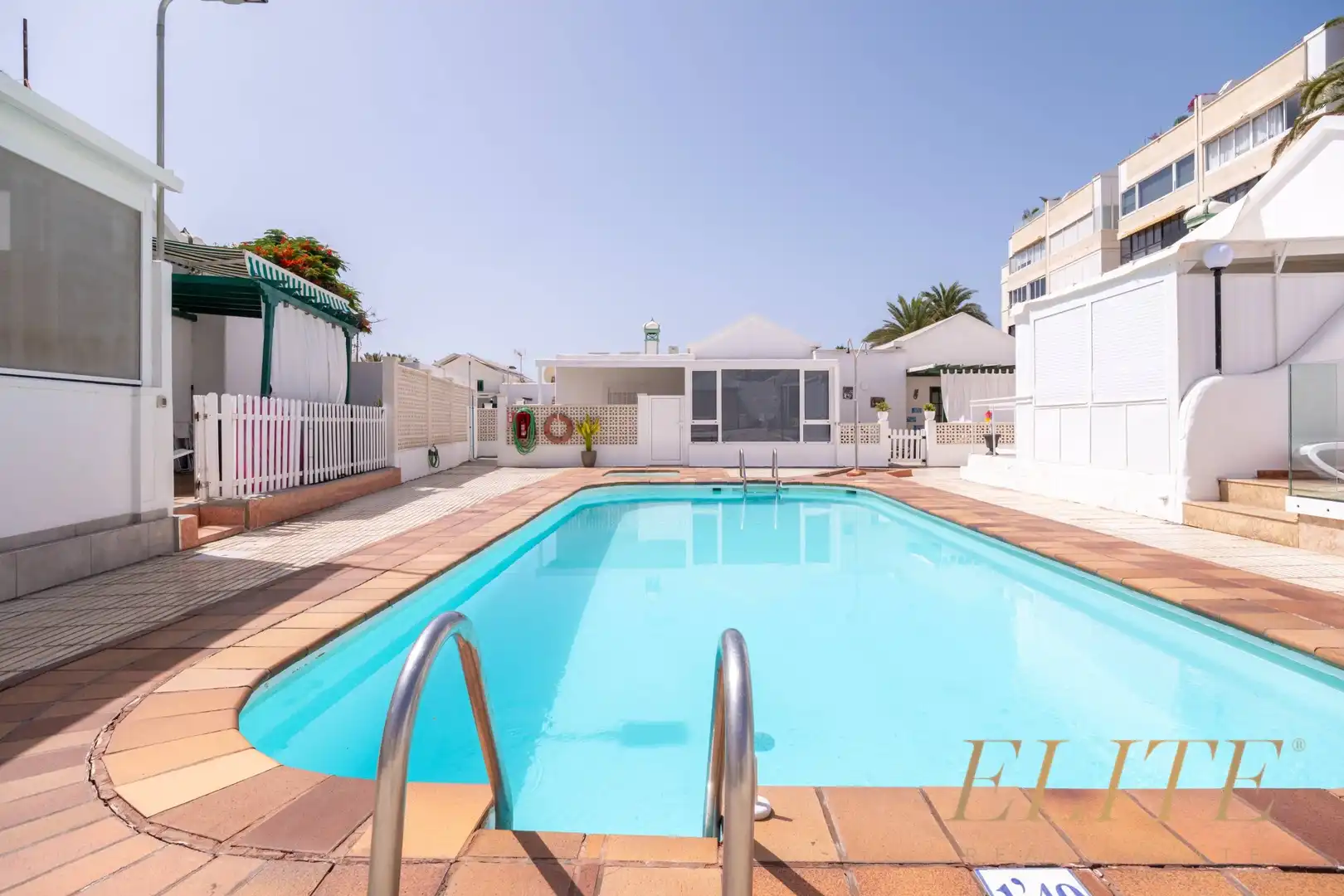 Vista exterior de Casa o xalet en venda en San Bartolomé de Tirajana amb Aire condicionat, Calefacció i Jardí privat