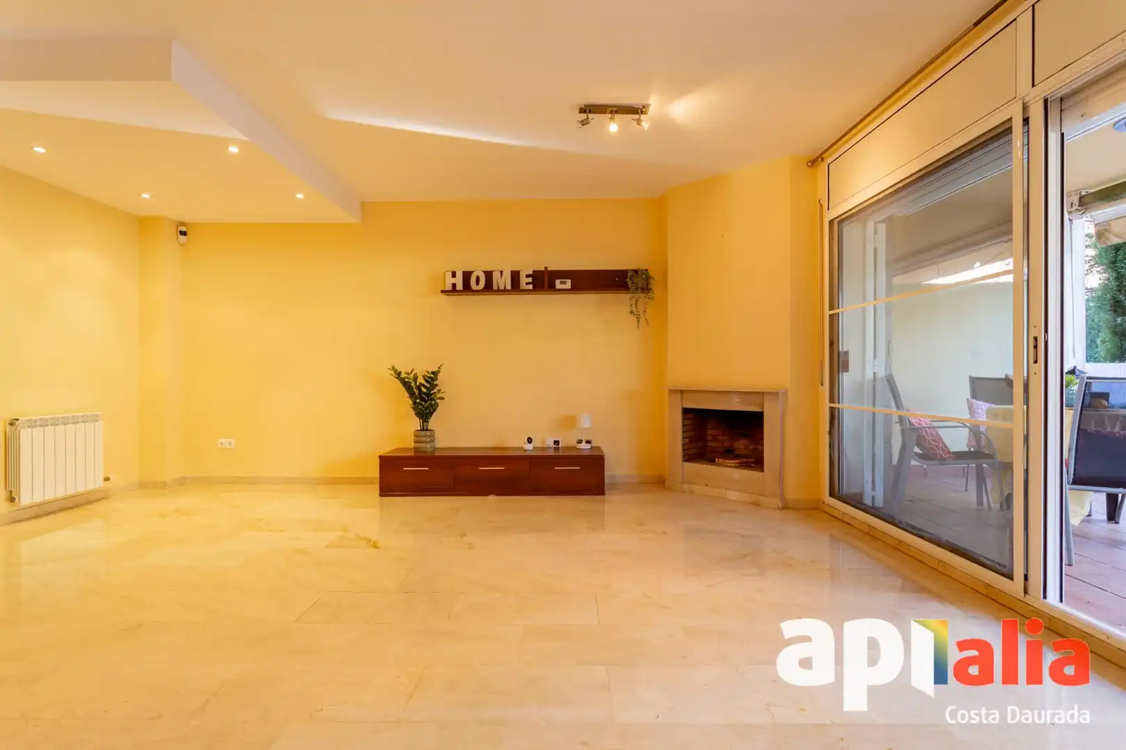 Sala de estar de Casa adosada en venta en Cambrils con Calefacción, Jardín privado y Terraza