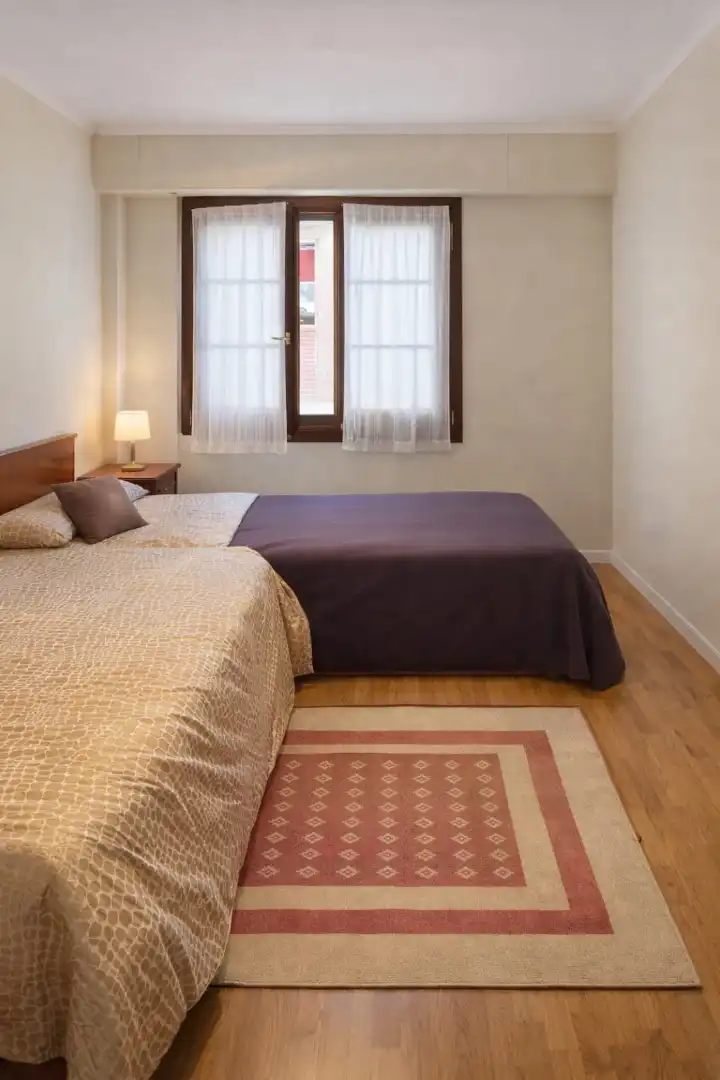 Habitación de Apartamento en venta en Irun  con Calefacción, Parquet y Amueblado