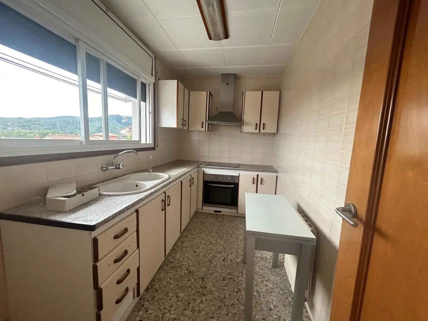 Cuina de Casa o xalet en venda en Castellar del Vallès amb Calefacció, Jardí privat i Terrassa