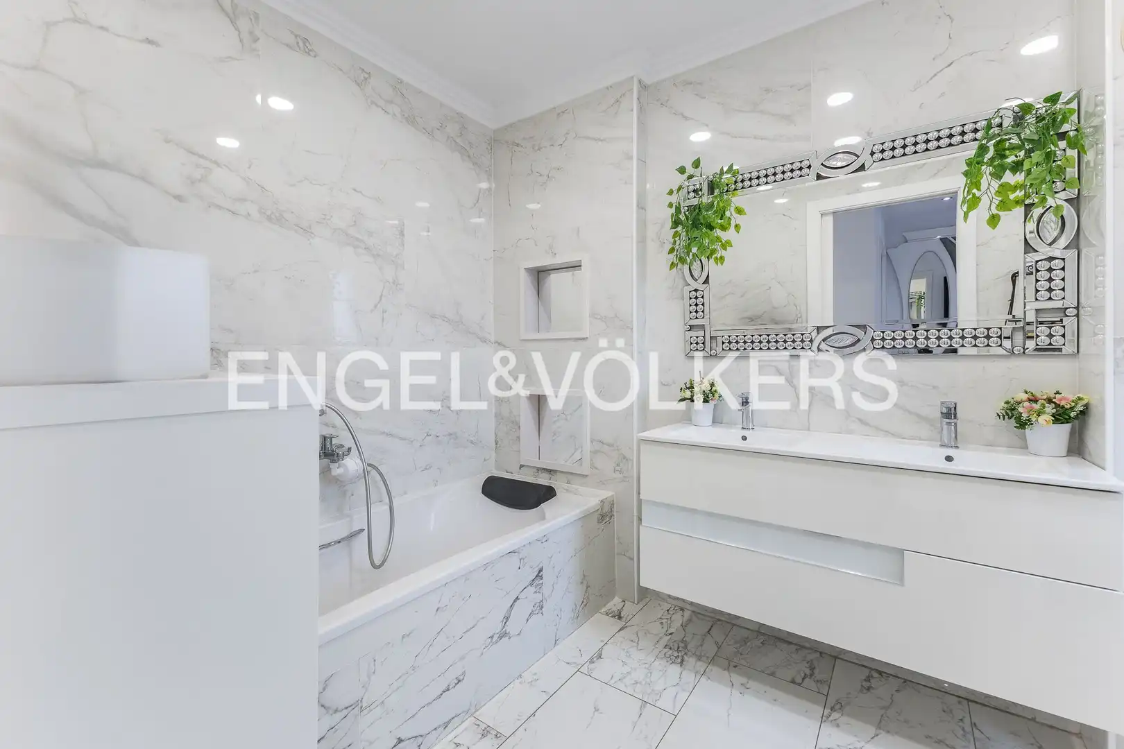 Bathroom of Country homes for sale in Terrassa  with Air Conditioner, Heating and Private garden