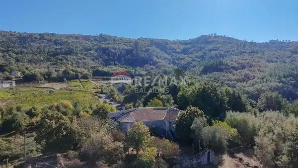Casa o xalet en venda en Cenlle amb Jardí privat