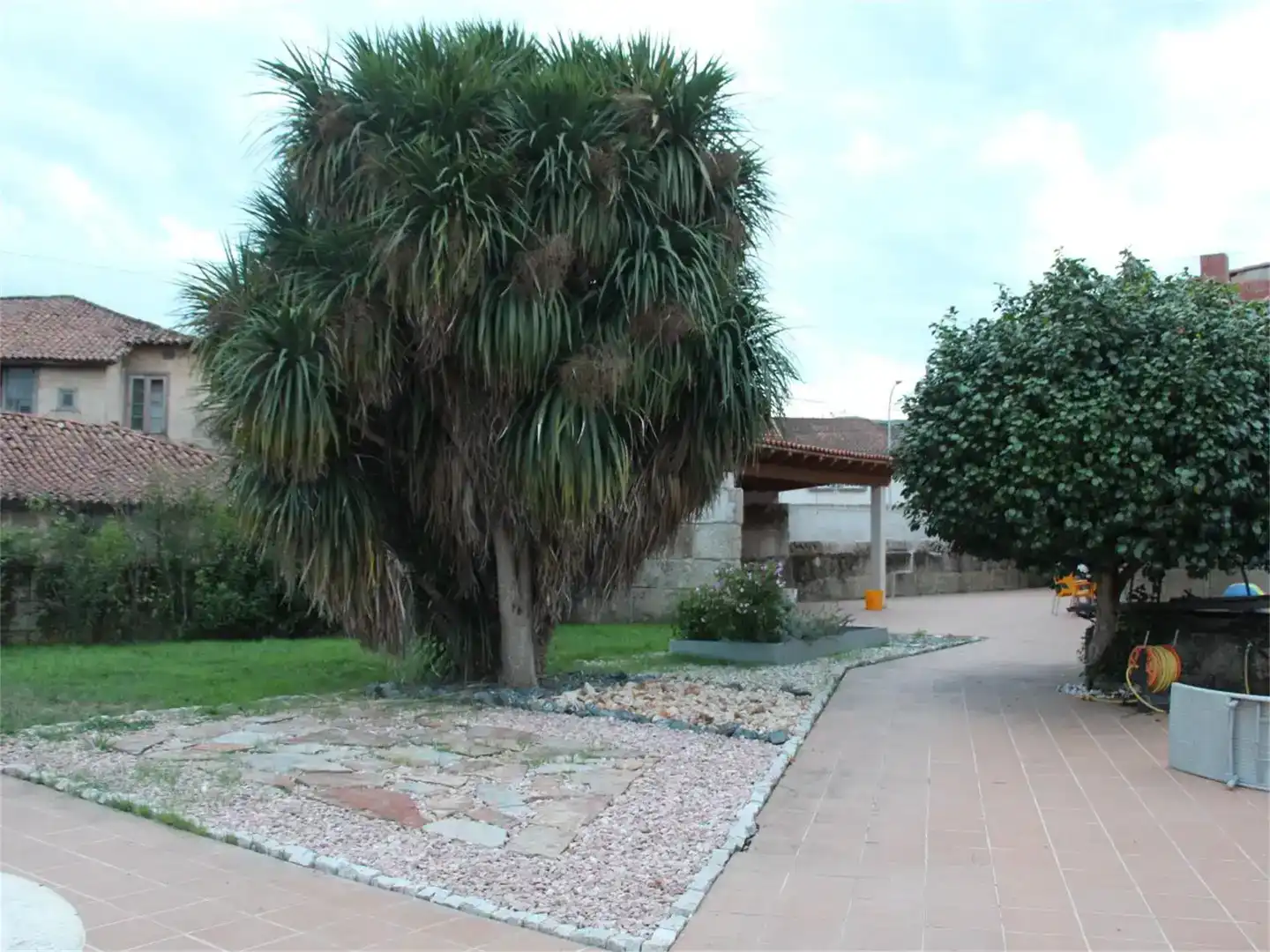 Jardí de Finca rústica en venda en Monterrei amb Jardí privat, Piscina i Balcó
