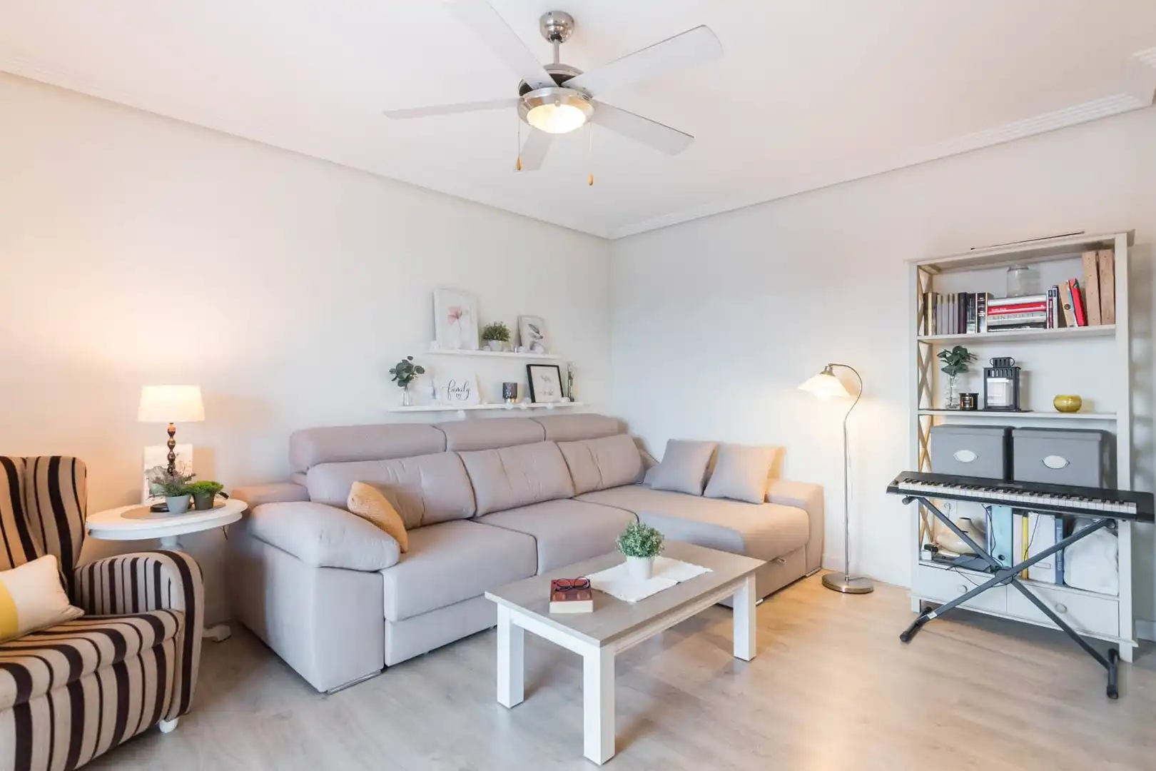 Living room of Attic for sale in Murcia  with Air Conditioner, Terrace and Storage room