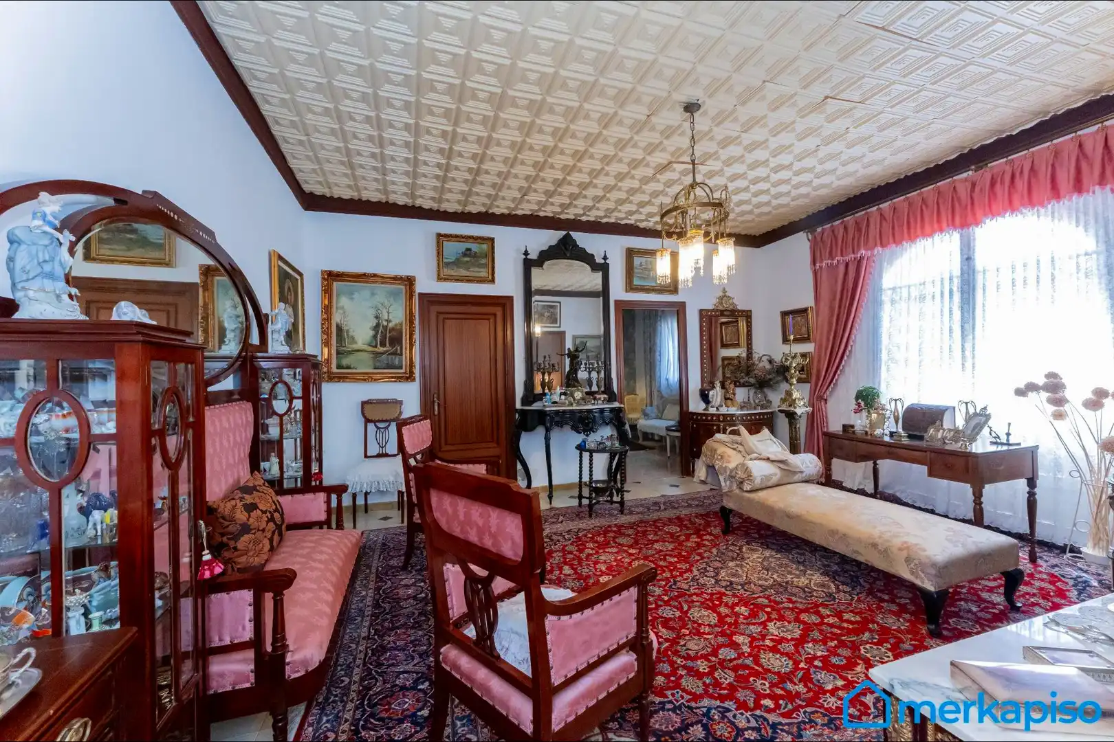 Sala d'estar de Finca rústica en venda en Torrelles de Llobregat amb Terrassa