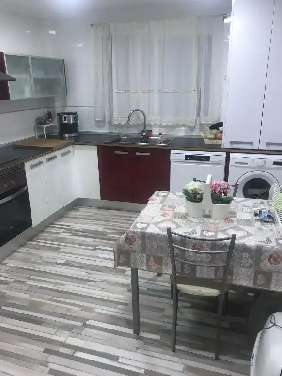 Piso con ascensor en venta en Montserrat
