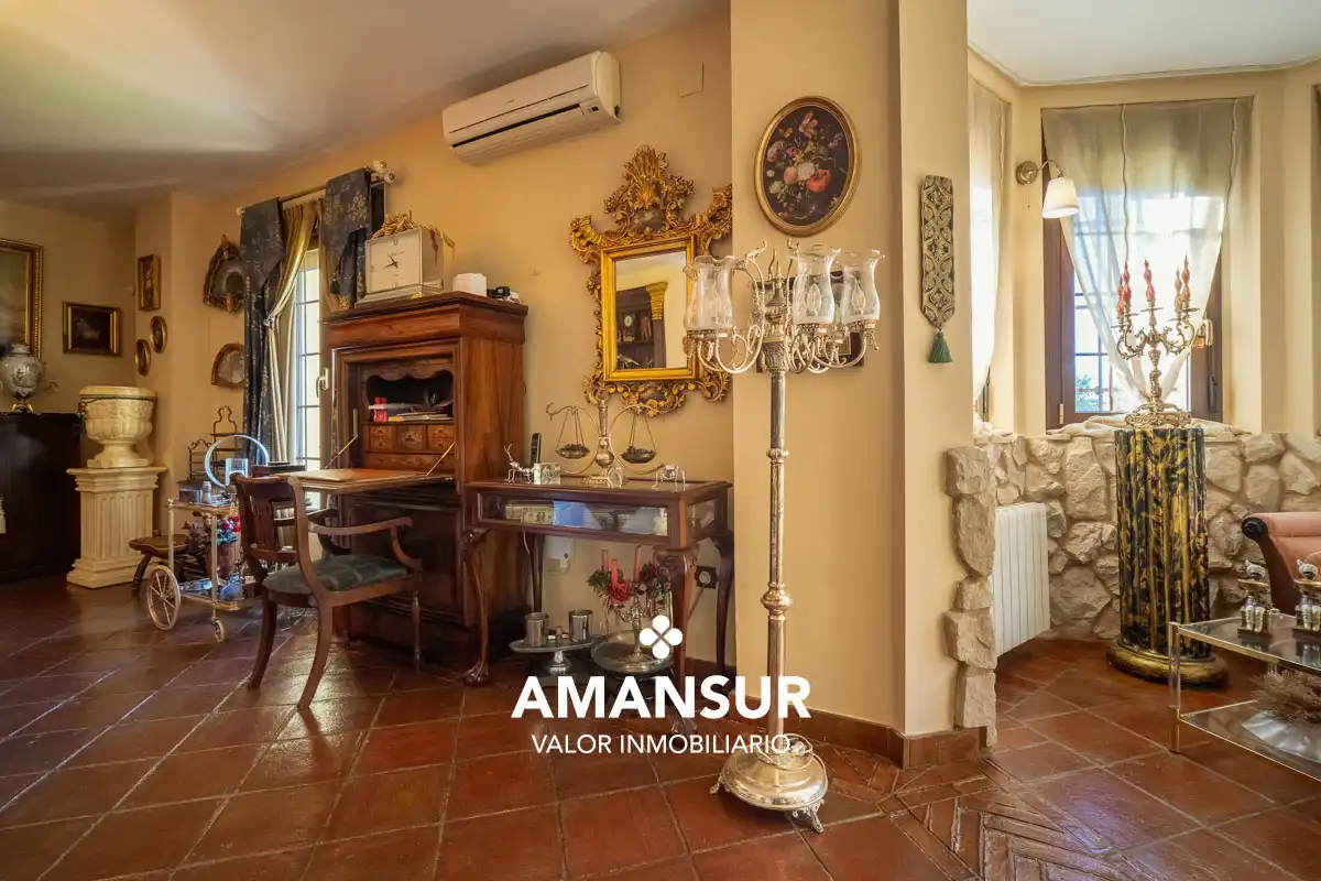 Chalet con piscina en venta en Avenida del Almendro, imagen 22