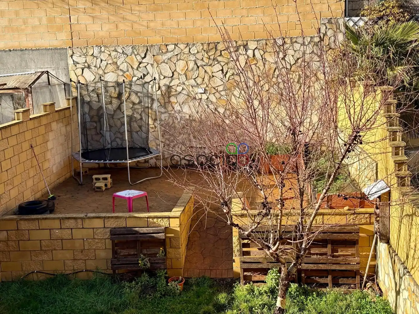 Terraza de Casa adosada en venta en Chiloeches con Calefacción y Jardín privado