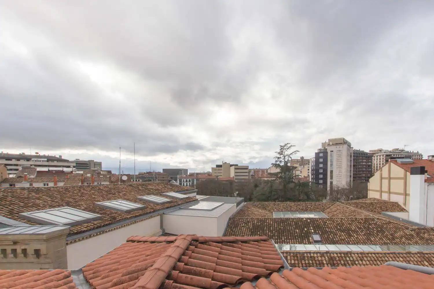 Vista exterior de Piso en venta en  Pamplona / Iruña con Calefacción y Balcón