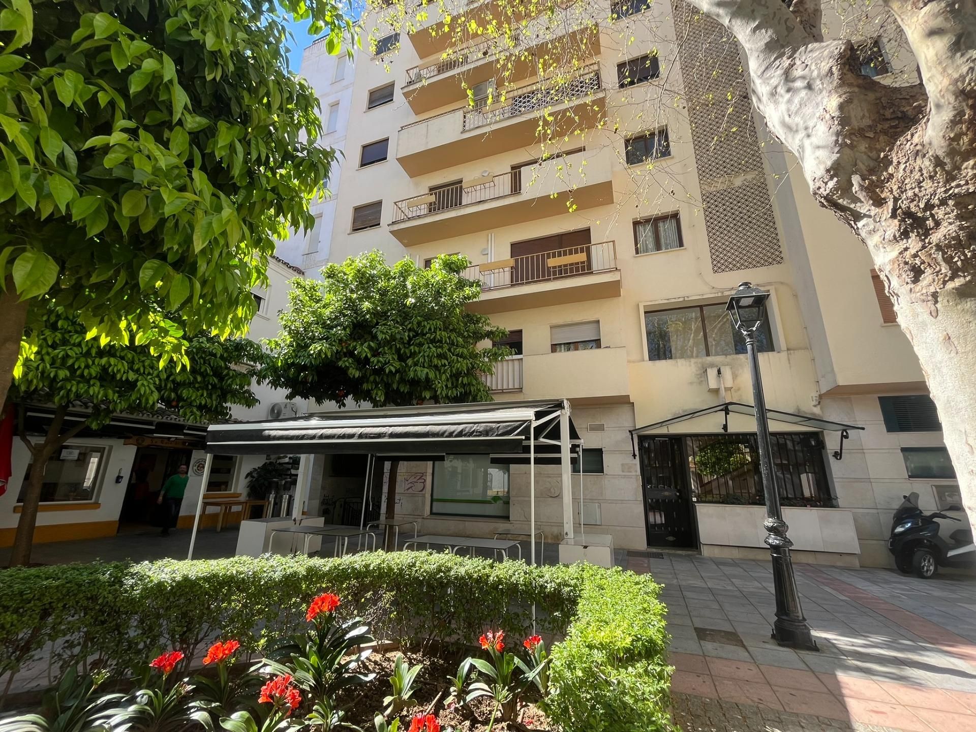 Vista exterior de Apartament en venda en Marbella amb Calefacció, Terrassa i Balcó