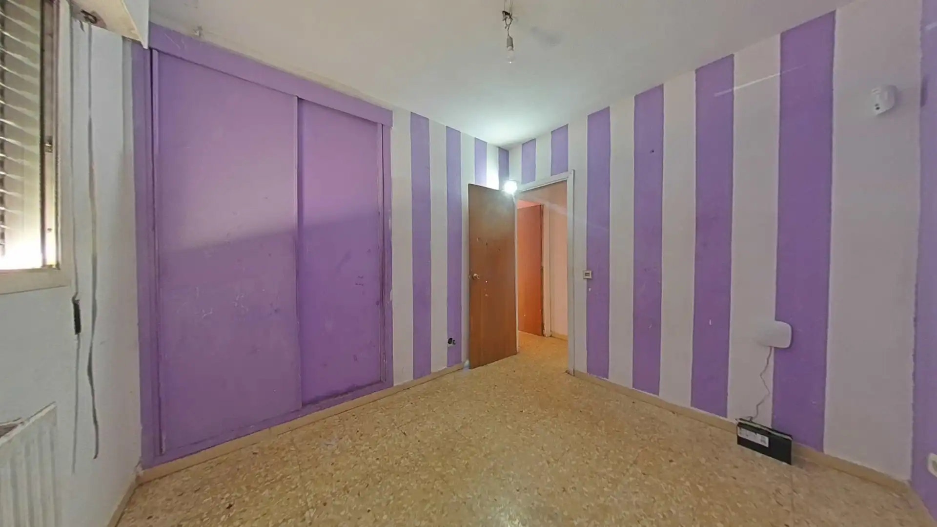Habitación de Piso en venta en Madrid con Balcón
