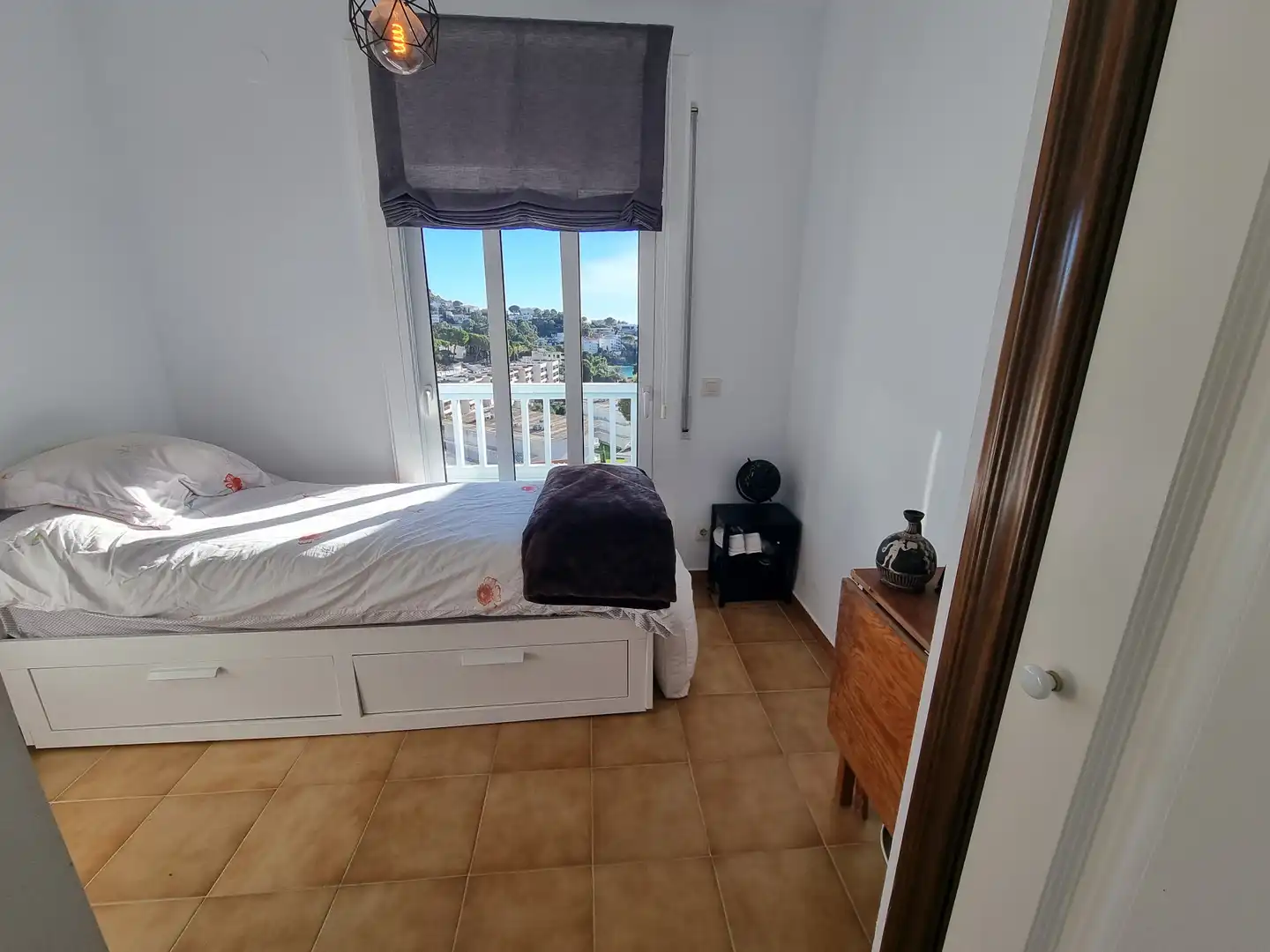 Schlafzimmer von Einfamilien-Reihenhaus zum Verkauf in Roses mit Klimaanlage, Heizung und Privatgarten