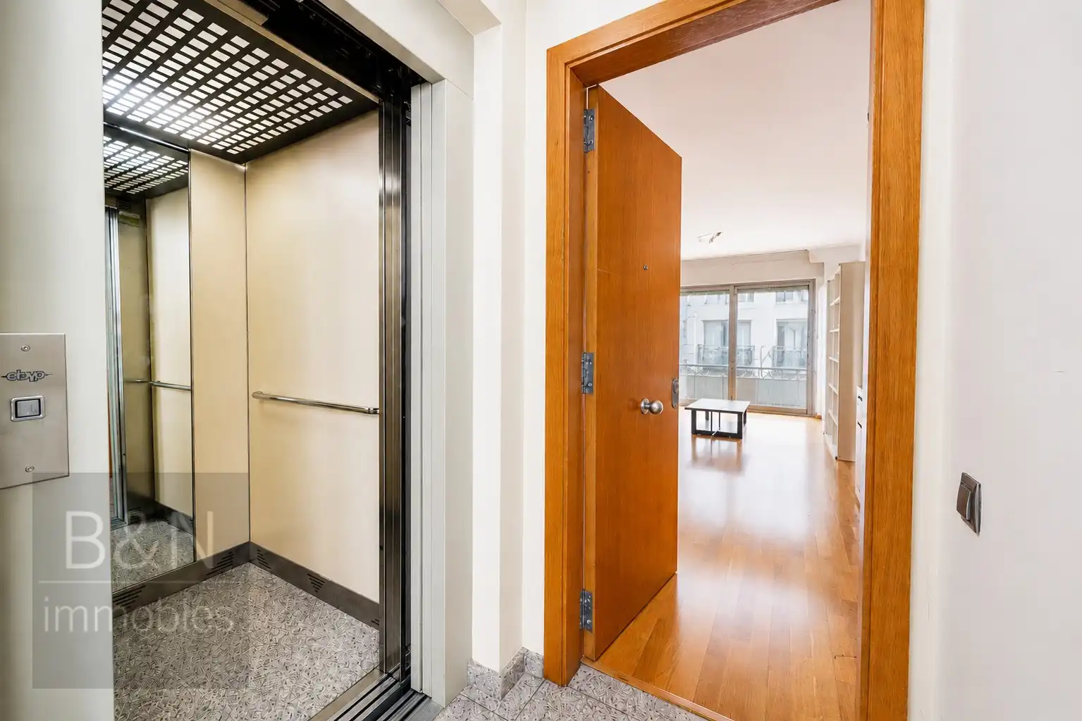 Piso en venta en Terrassa con Aire acondicionado, Calefacción y Balcón
