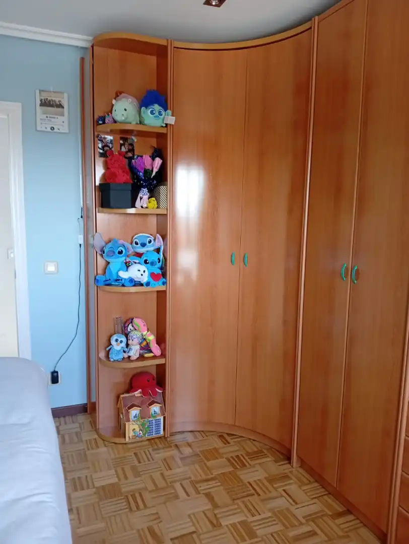 Habitación de Piso en venta en Gijón  con Calefacción, Parquet y Terraza